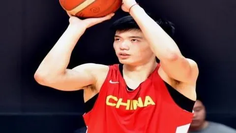 总决赛1前瞻bet365实测：冲冠关键战，十星球员谁能引领三连冠征程